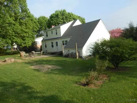 257 E 2nd St, Wind Gap, PA 18091 photo 2