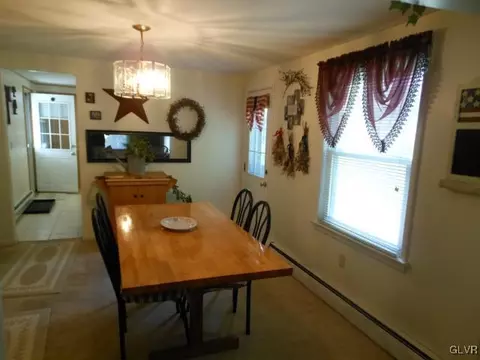 257 E 2nd St, Wind Gap, PA 18091 photo 7