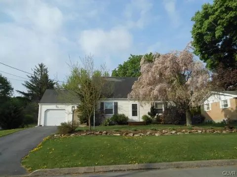 257 E 2nd St, Wind Gap, PA 18091 photo 1