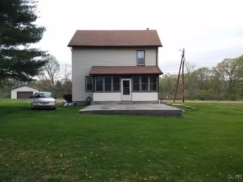 1132 Eck Ln, Coplay, PA 18037 photo 2