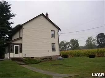 1132 Eck Ln, Coplay, PA 18037 photo 4