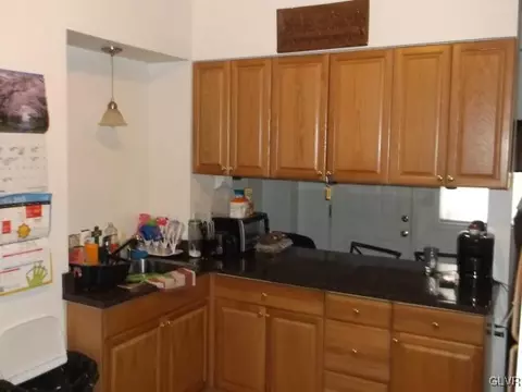 610 Spring St, Bethlehem, PA 18018 photo 5