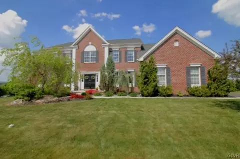 1841 Viola Ln, Hellertown, PA 18055 photo 1