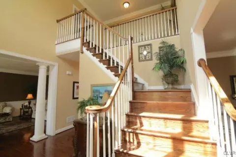 1841 Viola Ln, Hellertown, PA 18055 photo 2