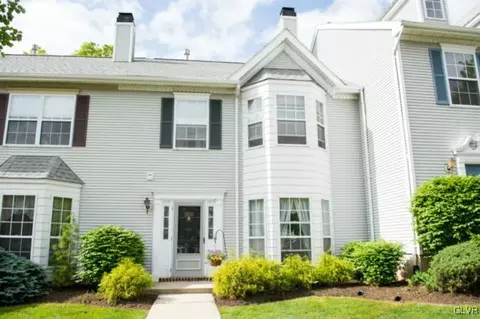 1910 Pine Ct, Hellertown, PA 18055 photo 1