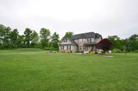 454 Keystone Ct, Bath, PA 18014 photo 2