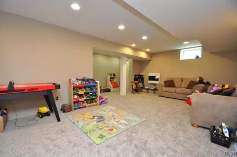 454 Keystone Ct, Bath, PA 18014 photo 21