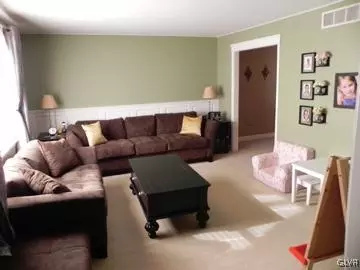 6 E 7th St, Wind Gap, PA 18091 photo 3