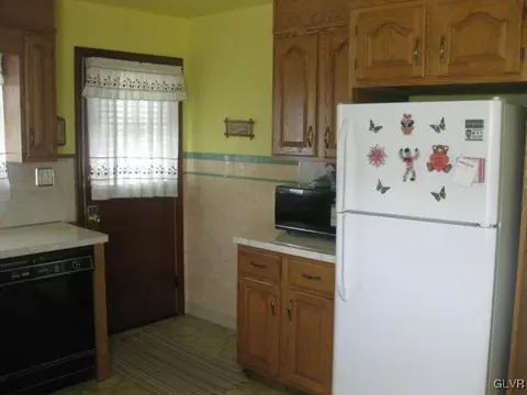 140 Ackerman St, Hellertown, PA 18055 photo 8
