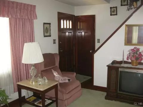 140 Ackerman St, Hellertown, PA 18055 photo 6