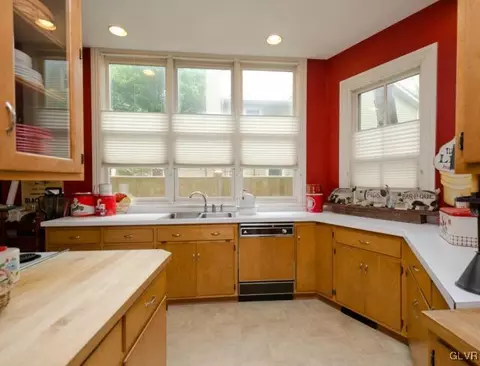 51 E Wall St, Bethlehem, PA 18018 photo 7