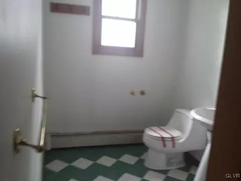 715 Winters Ave, Hazle Township, PA 18202 photo 8