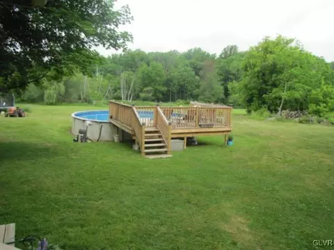 2794 Eckerts Ln, Bath, PA 18014 photo 17