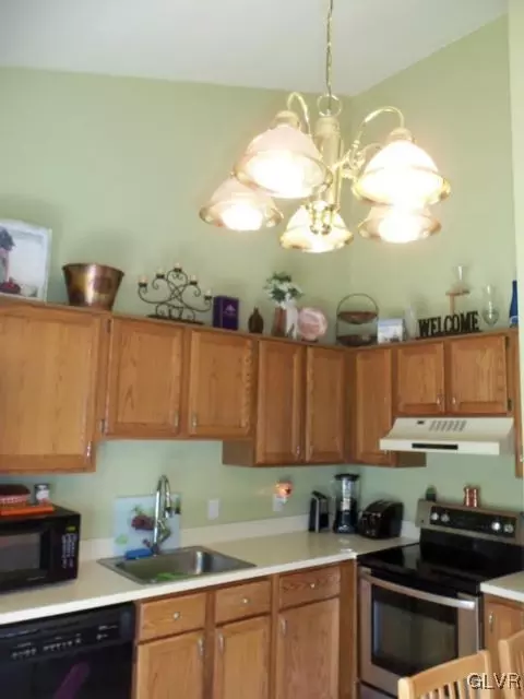 1005 Rill Rd, Reading, PA 19606 photo 2