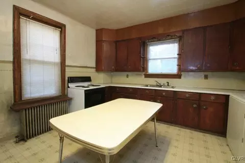 1434 Spring St, Bethlehem, PA 18018 photo 8