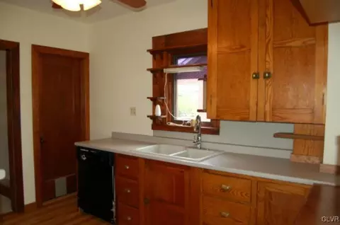 569 Monocacy Dr, Bath, PA 18014 photo 15