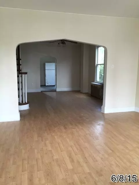 322 E Beech St, Hazleton, PA 18201 photo 2