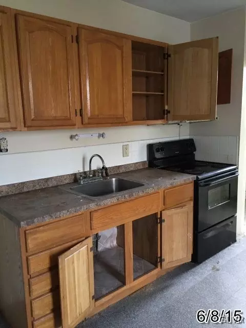 322 E Beech St, Hazleton, PA 18201 photo 4