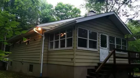 106 Loop Rd, Greentown, PA 18426 photo 4