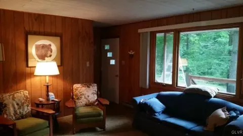 106 Loop Rd, Greentown, PA 18426 photo 7