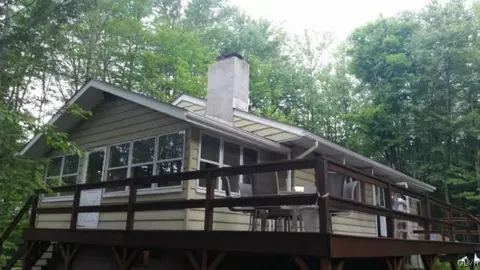 106 Loop Rd, Greentown, PA 18426 photo 3