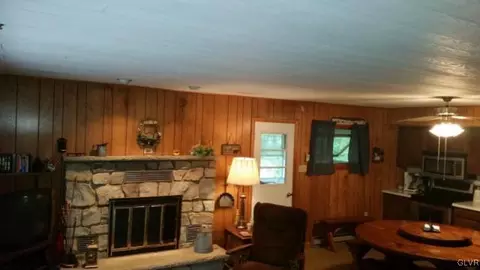 106 Loop Rd, Greentown, PA 18426 photo 8