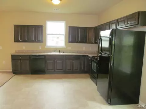 923 E 8th St, Bethlehem, PA 18015 photo 3