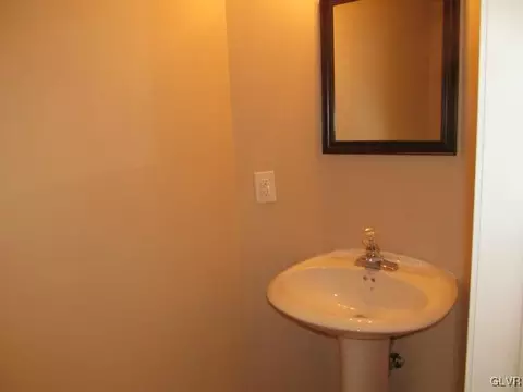 923 E 8th St, Bethlehem, PA 18015 photo 9