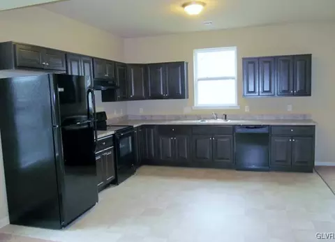 921 E 8th St, Bethlehem, PA 18015 photo 4