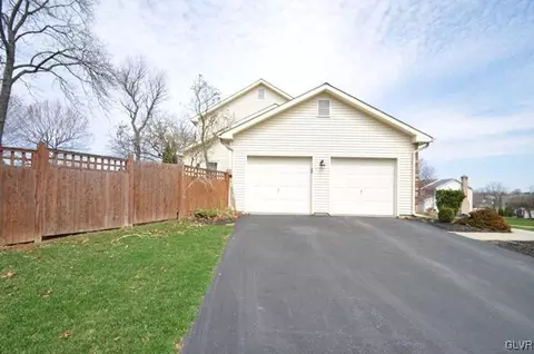 2095 Sequoia Rd, Bethlehem, PA 18020 photo 4