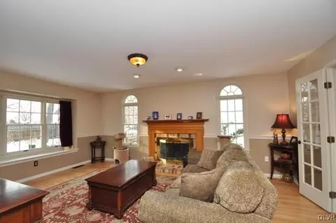 2095 Sequoia Rd, Bethlehem, PA 18020 photo 10