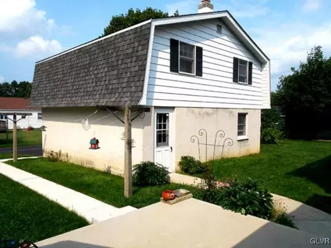 162 E 2nd St, Wind Gap, PA 18091 photo 4