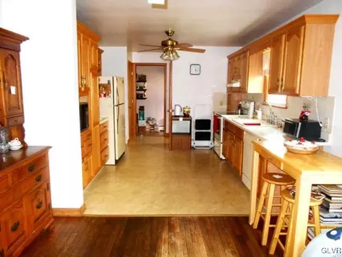 162 E 2nd St, Wind Gap, PA 18091 photo 6