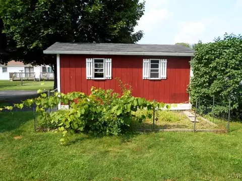 162 E 2nd St, Wind Gap, PA 18091 photo 24