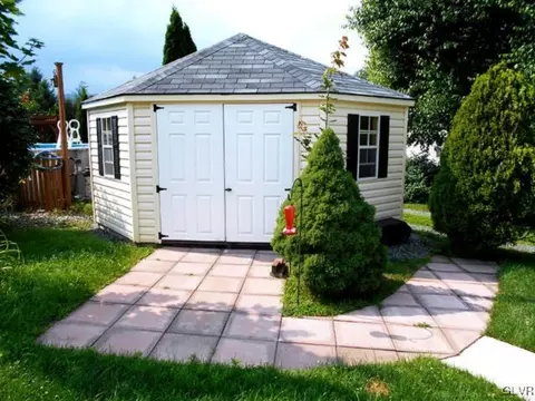 162 E 2nd St, Wind Gap, PA 18091 photo 23