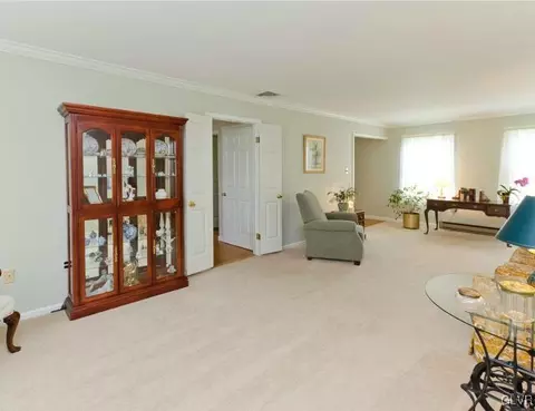 351 Apollo Dr, Bethlehem, PA 18017 photo 3