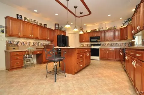 4227 Hillterrace Dr, Sinking Spring, PA 19608 photo 17