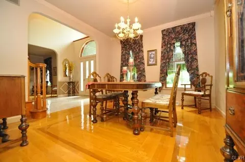 4227 Hillterrace Dr, Sinking Spring, PA 19608 photo 8