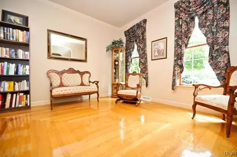 4227 Hillterrace Dr, Sinking Spring, PA 19608 photo 4