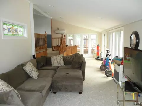1031 Washington St, Fullerton, PA 18052 photo 11