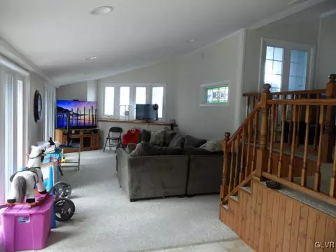 1031 Washington St, Fullerton, PA 18052 photo 9