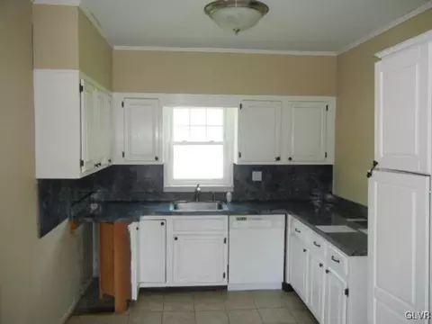 801 Front St, Hellertown, PA 18055 photo 5
