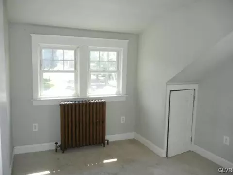 801 Front St, Hellertown, PA 18055 photo 10