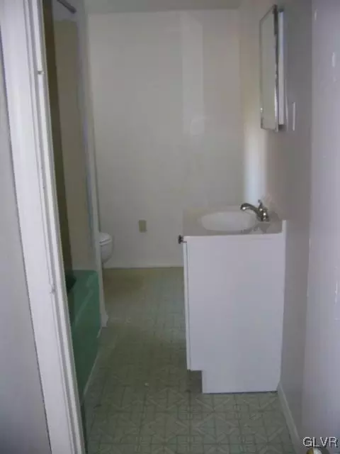 131 E North, Bethlehem, PA 18018 photo 11
