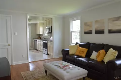 839 Juniper Rd, Hellertown, PA 18055 photo 3