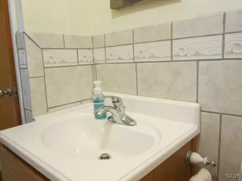1235 Maple St, Bethlehem, PA 18018 photo 16