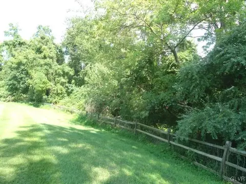 1855 Caryn Dr, Hellertown, PA 18055 photo 23