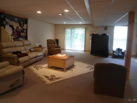 1855 Caryn Dr, Hellertown, PA 18055 photo 15