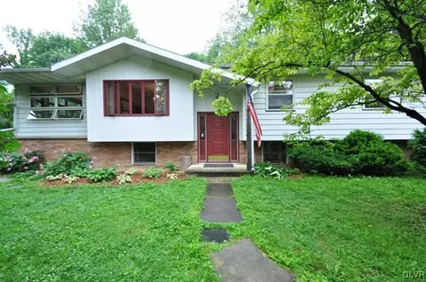 2483 Community Dr, Bath, PA 18014 photo 1