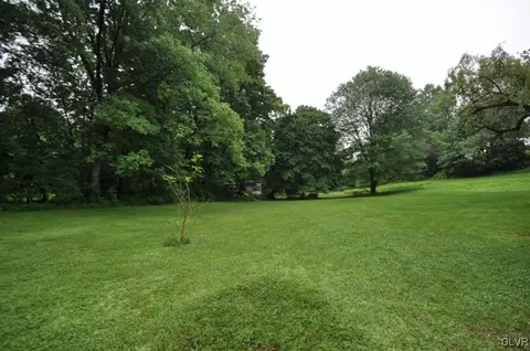 2483 Community Dr, Bath, PA 18014 photo 37